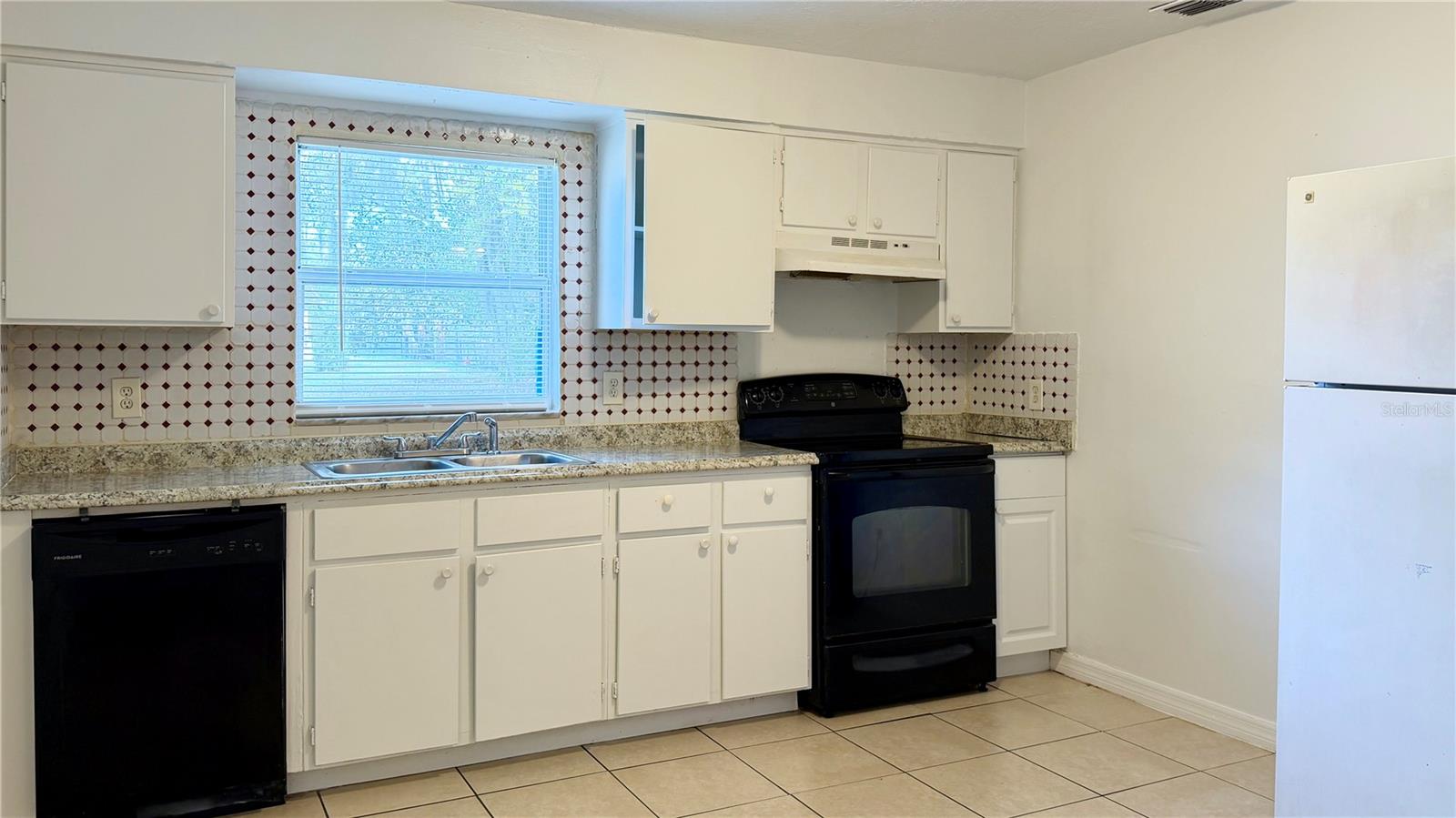 SKY ACRES - Residential Lease