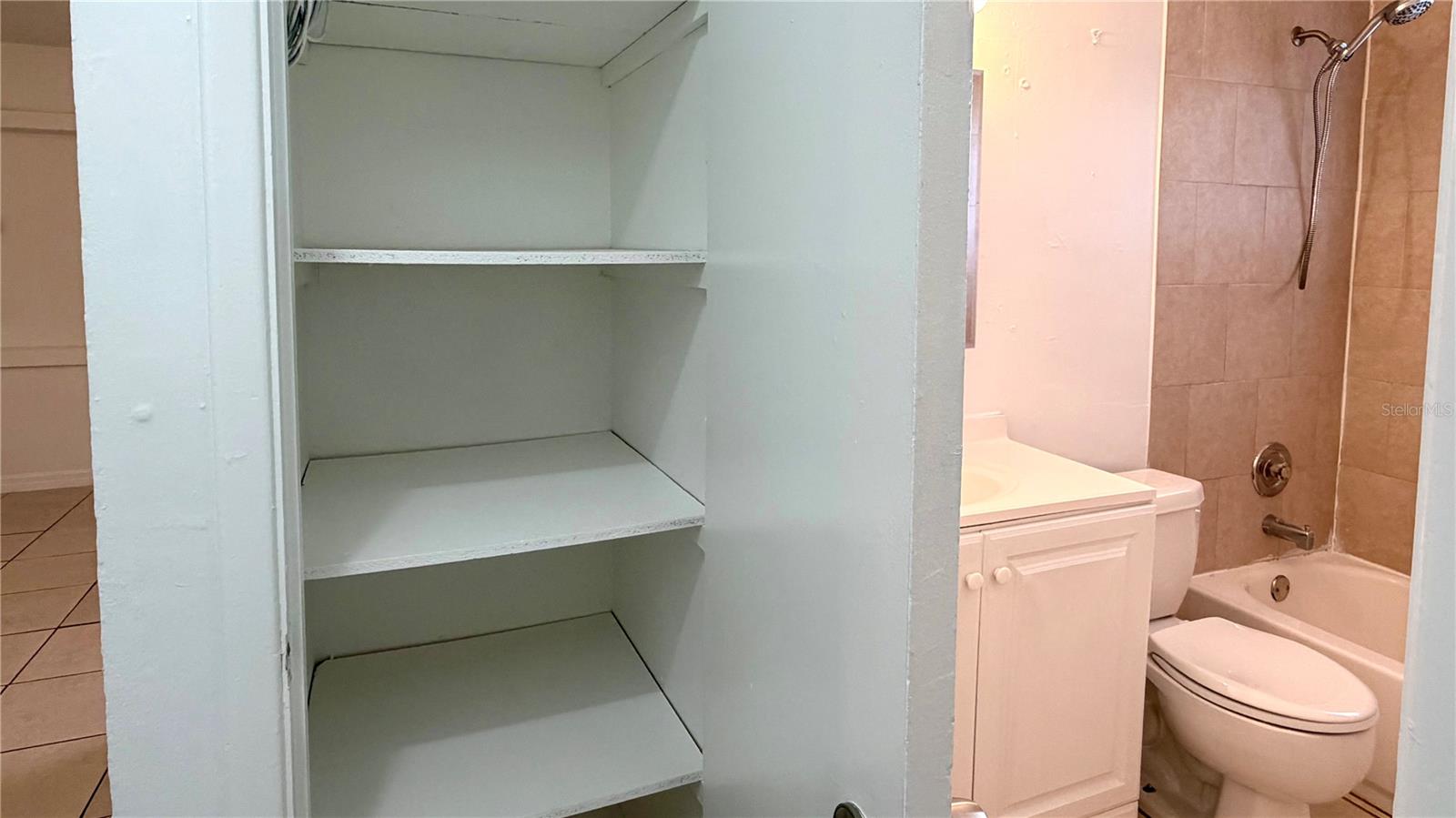 SKY ACRES - Residential Lease