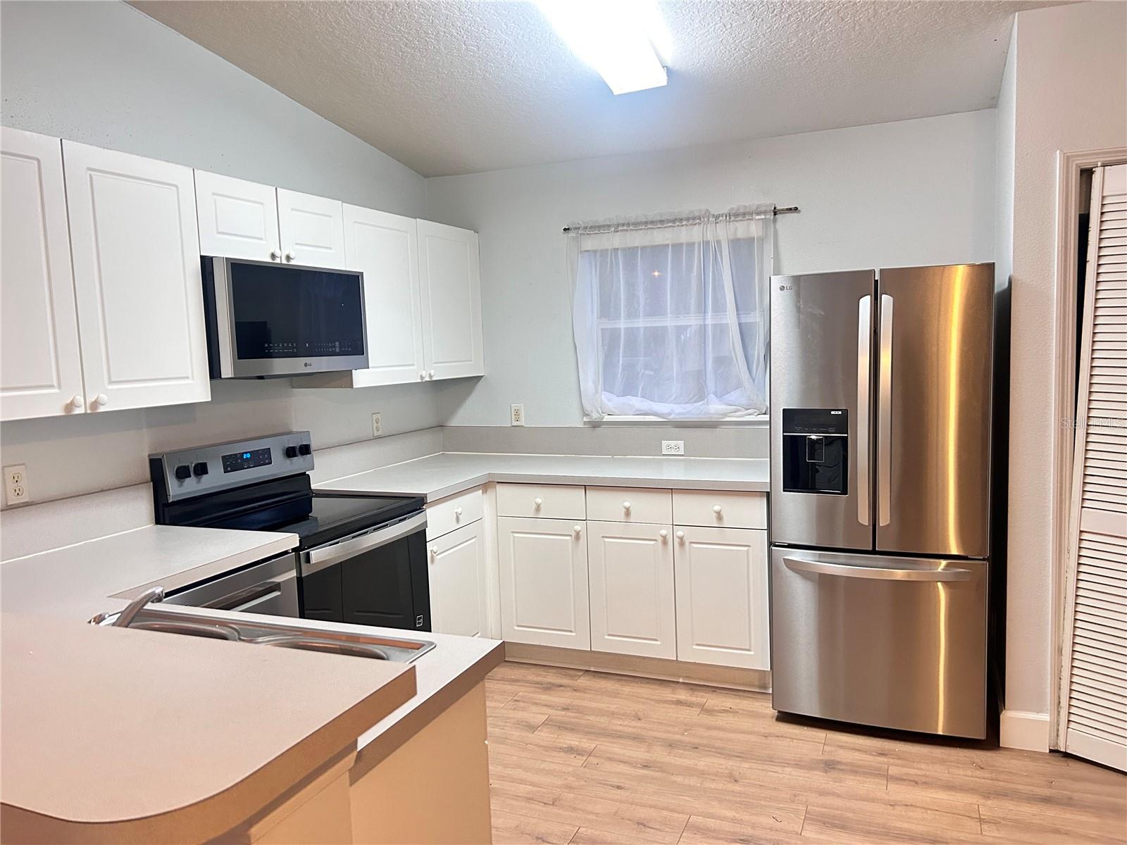 GRAND PALMS CONDO 4 PH 4 - Residential Lease