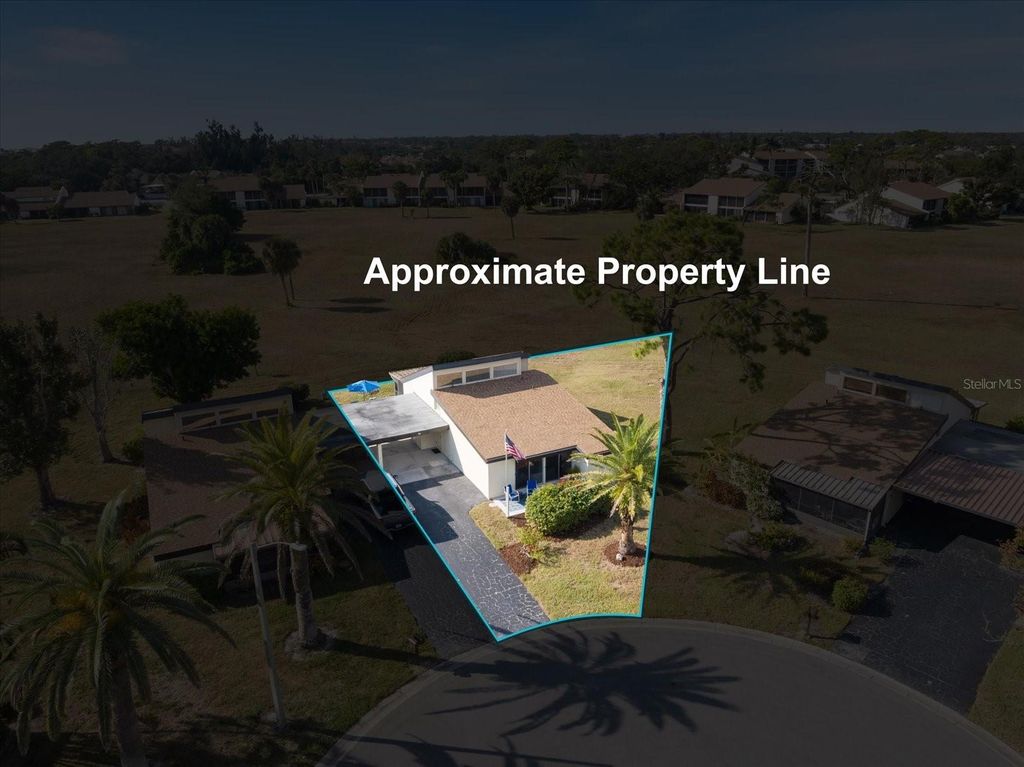 Photo of 702 White Pine Tree Road #72, Venice, FL 34285 (MLS # N6141697)