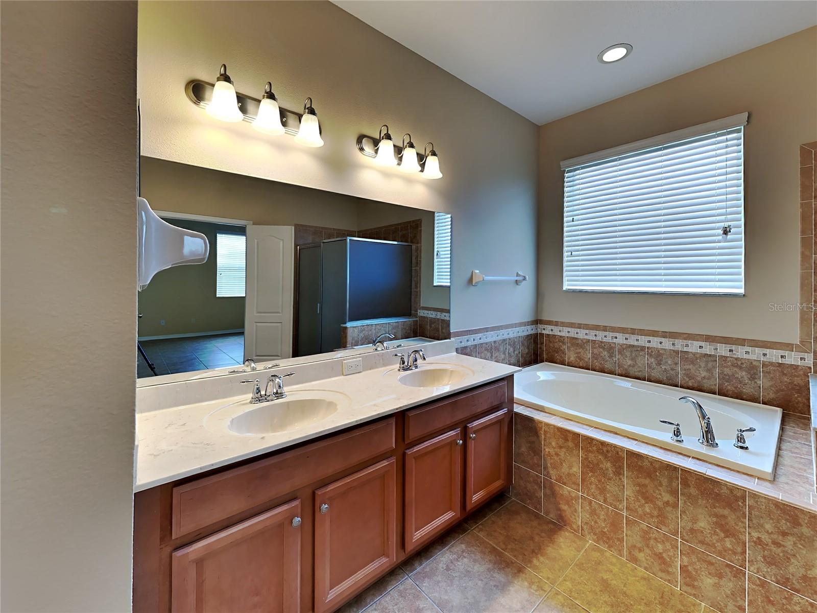 HAMILTON PARK - Residential