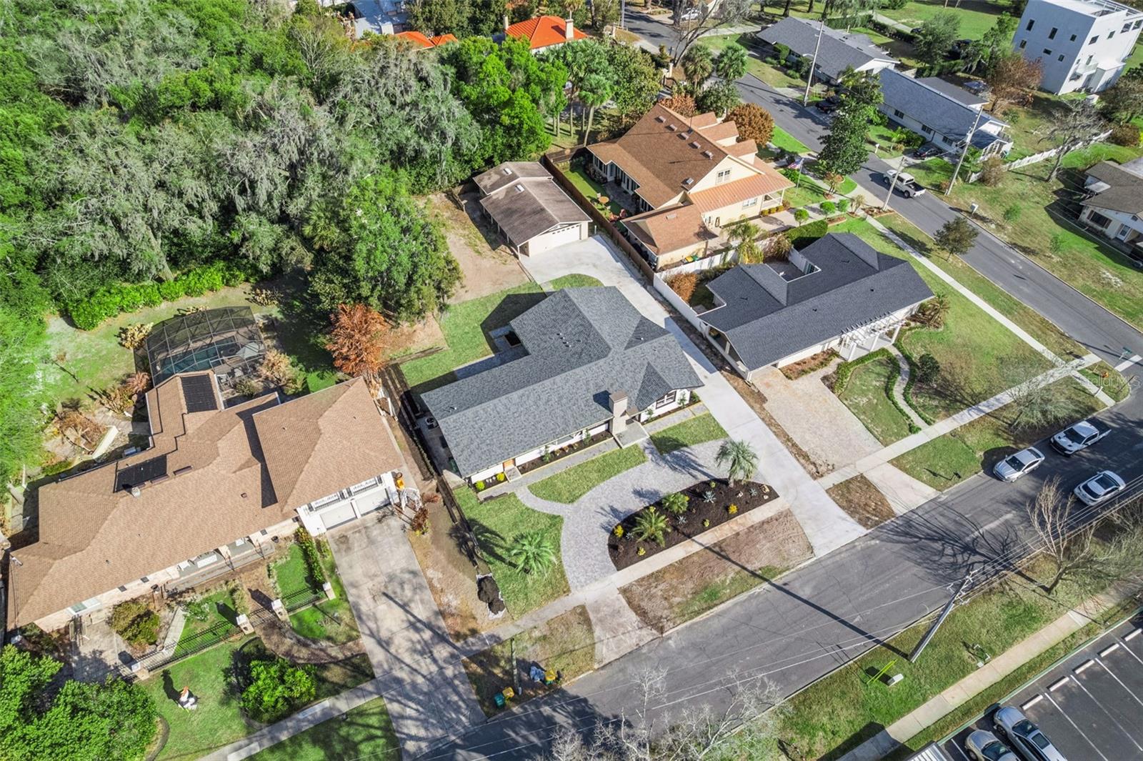 MOUNT DORA HOUGH - Residential