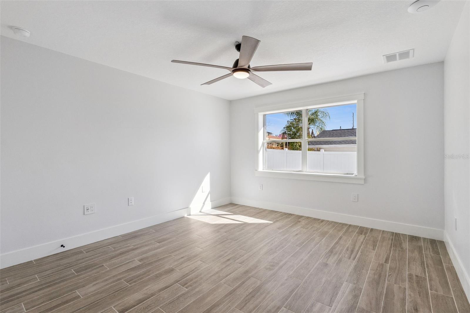 MOUNT DORA HOUGH - Residential