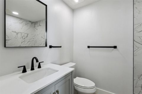 Tiny photo for 118 N Grandview Street, Mount Dora, FL 32757 (MLS # G5108730)