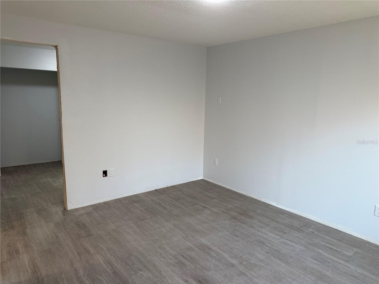 MOUNT DORA HOUGH - Residential