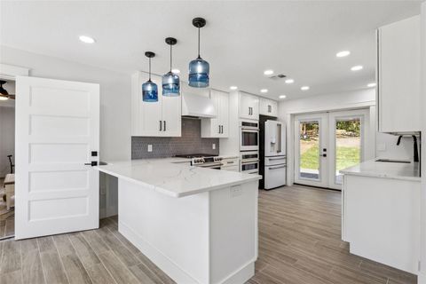 Tiny photo for 118 N Grandview Street, Mount Dora, FL 32757 (MLS # G5108730)