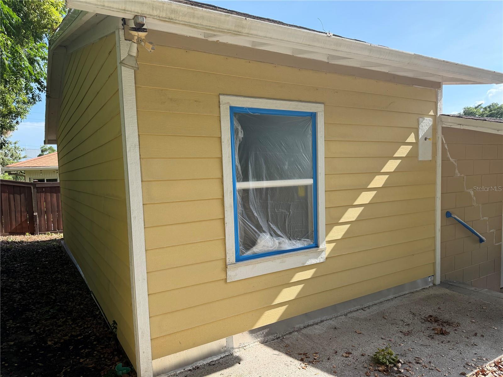 MOUNT DORA HOUGH - Residential