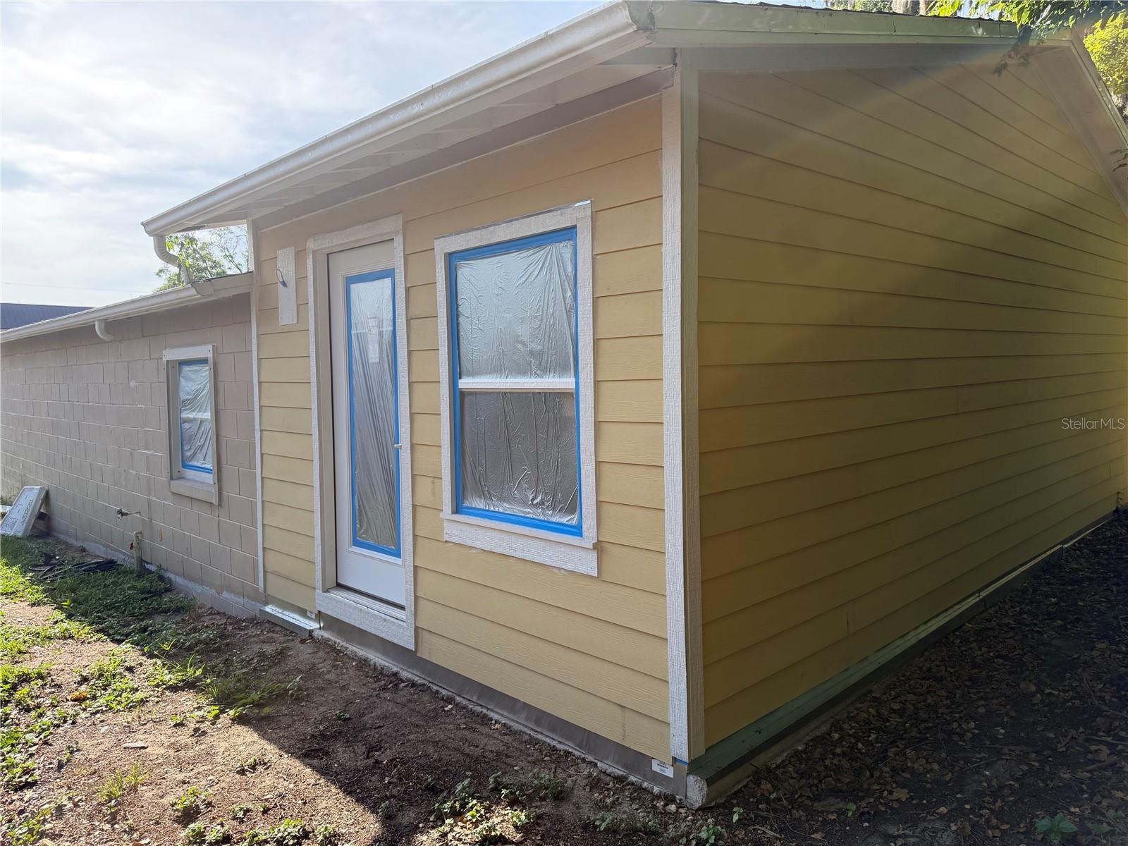 MOUNT DORA HOUGH - Residential