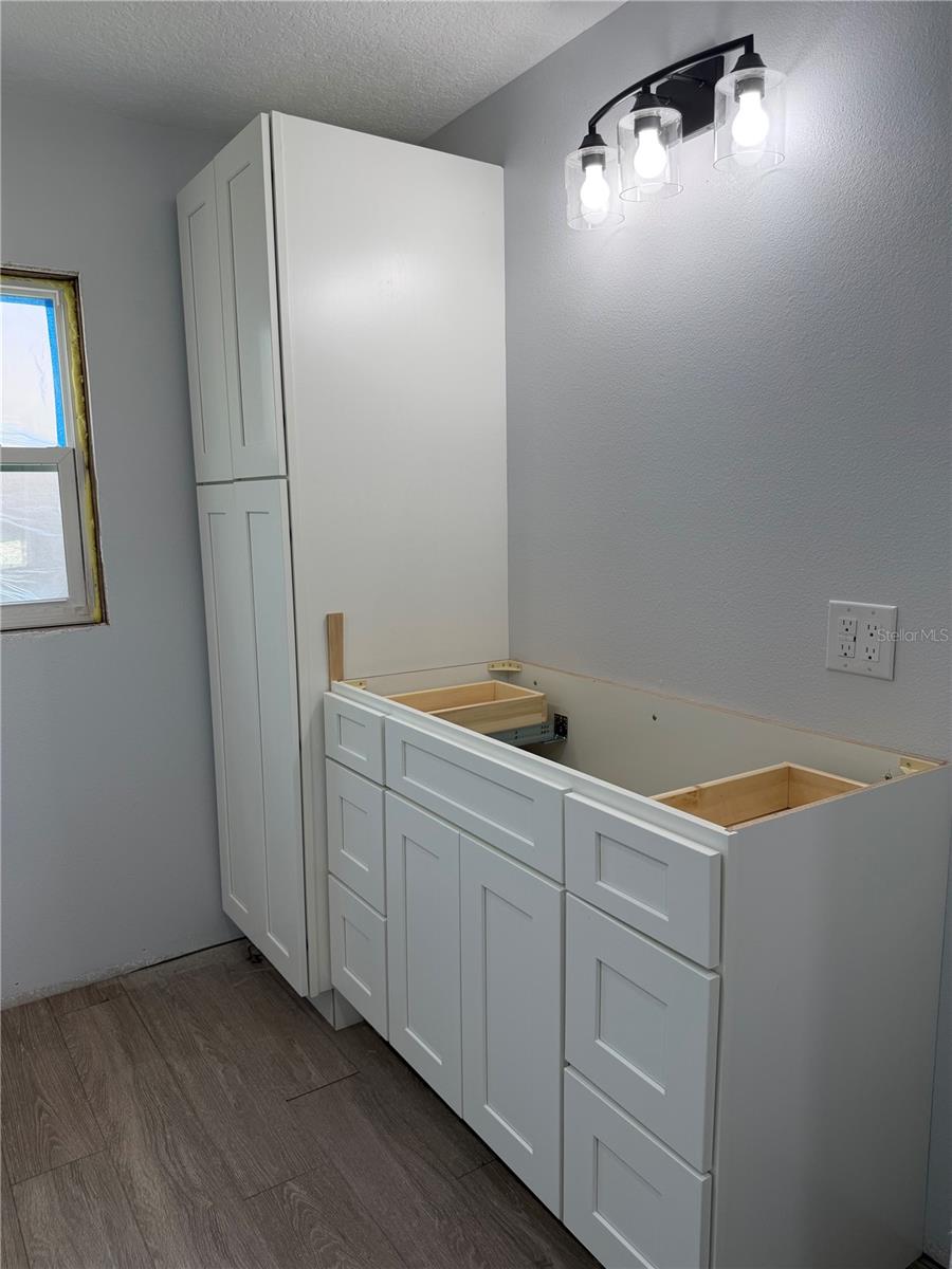 MOUNT DORA HOUGH - Residential
