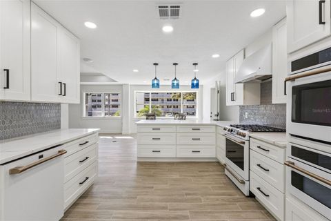 Tiny photo for 118 N Grandview Street, Mount Dora, FL 32757 (MLS # G5108730)