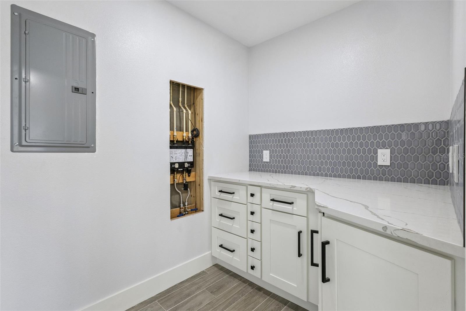 MOUNT DORA HOUGH - Residential