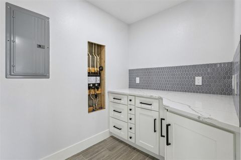 Tiny photo for 118 N Grandview Street, Mount Dora, FL 32757 (MLS # G5108730)