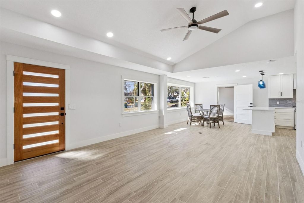 Photo of 118 N Grandview Street, Mount Dora, FL 32757 (MLS # G5108730)