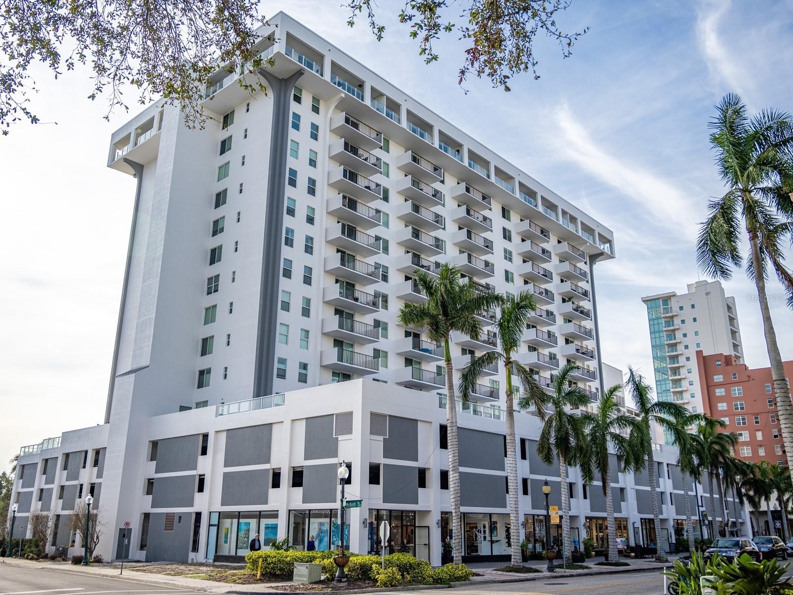 THE 101 CONDOMINIUM - Residential Lease