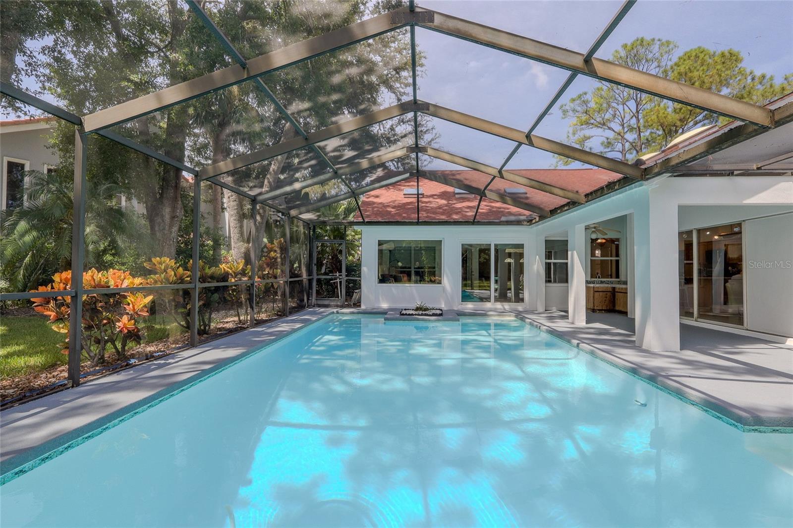 CARROLLWOOD VILLAGE - Residential