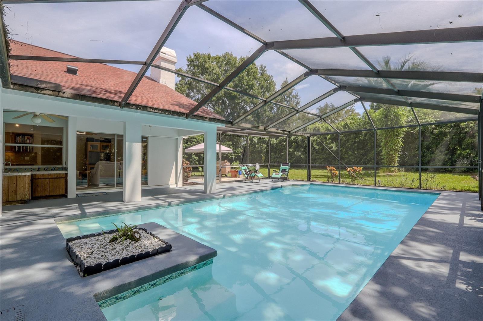 CARROLLWOOD VILLAGE - Residential