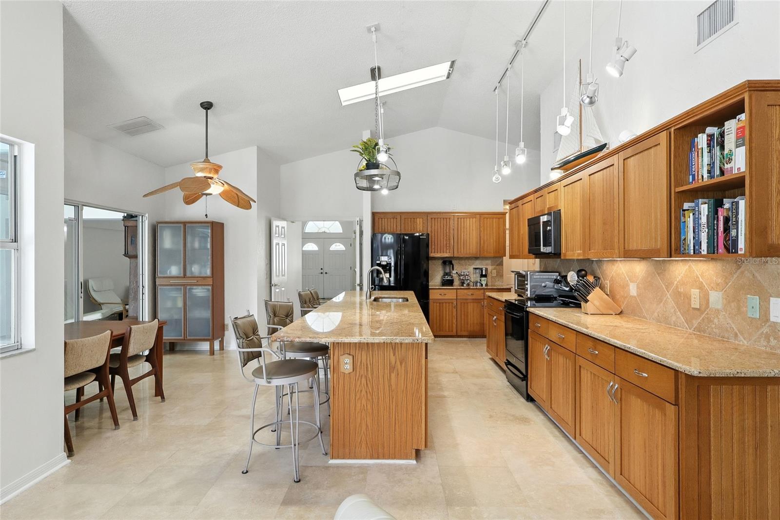 CARROLLWOOD VILLAGE - Residential