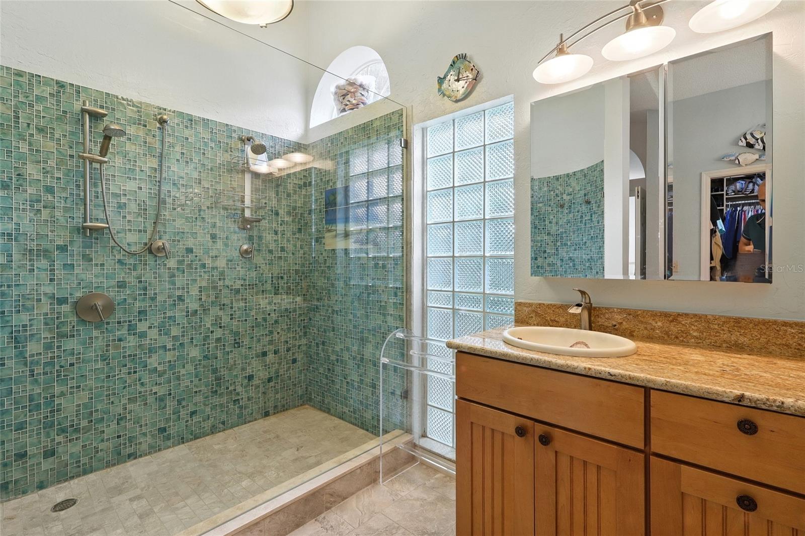 CARROLLWOOD VILLAGE - Residential