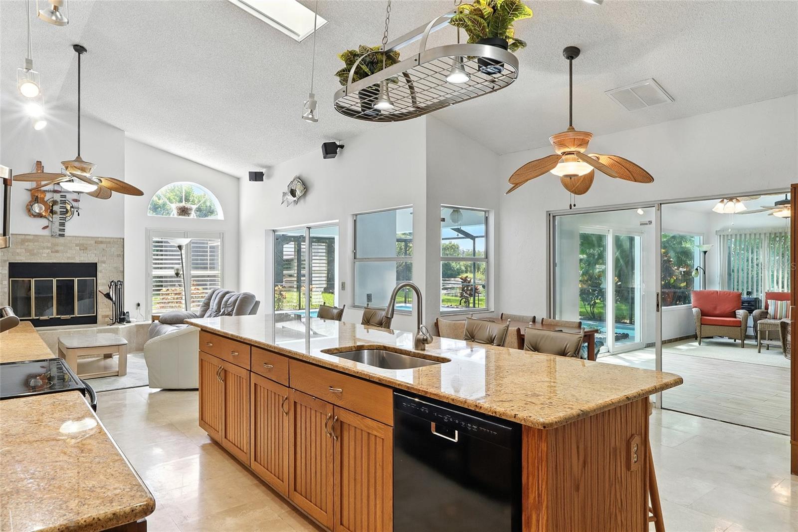 CARROLLWOOD VILLAGE - Residential