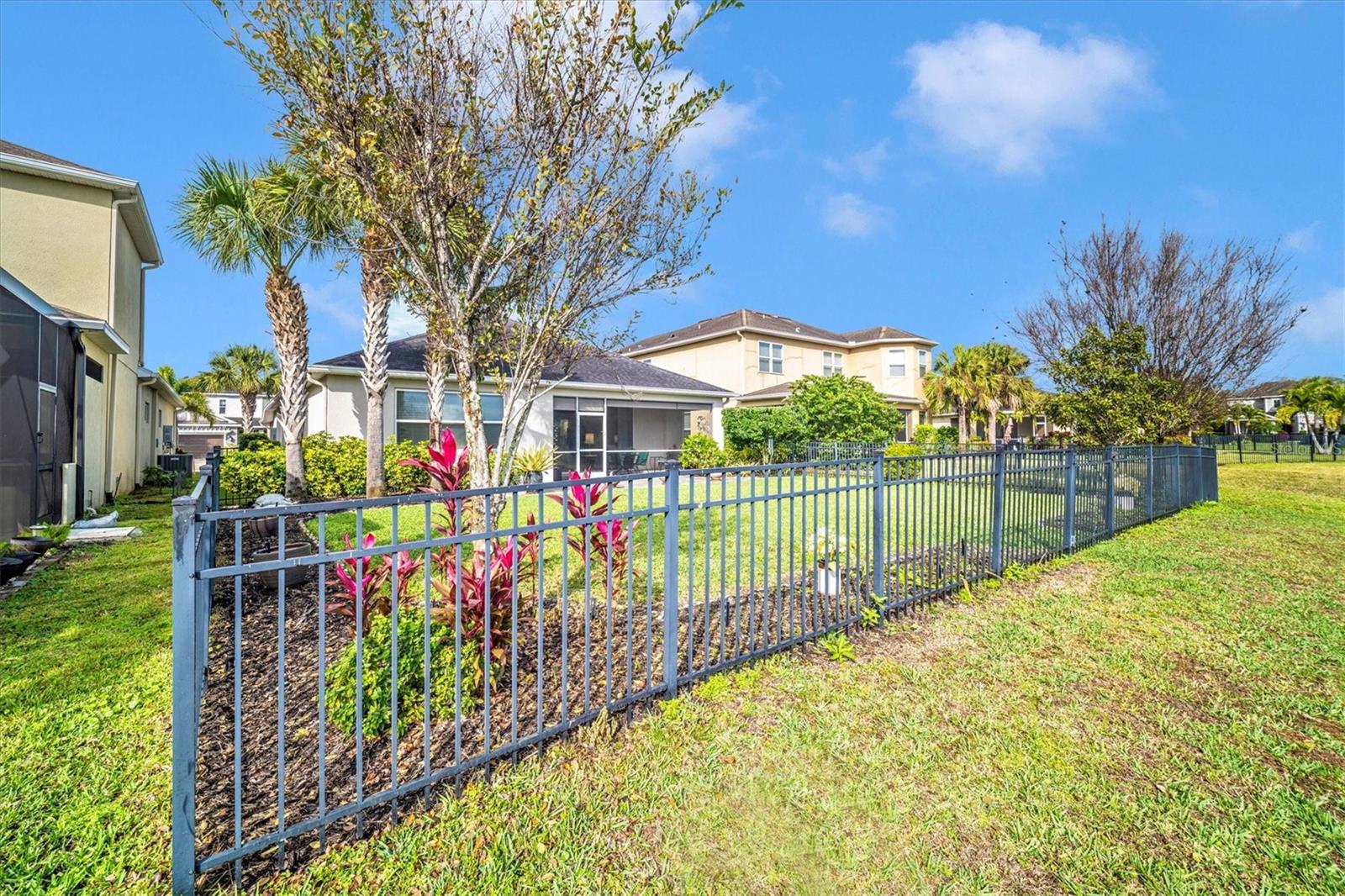 ARBOR LAKES ON PALMER RANCH - Residential