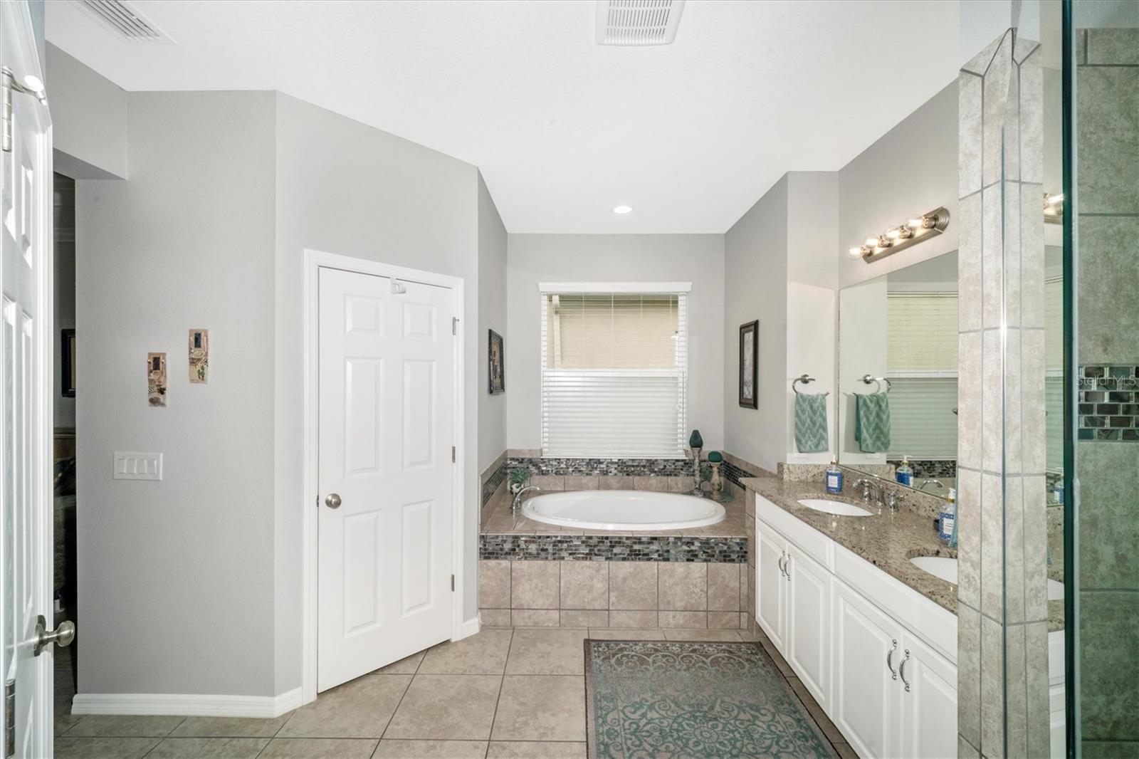 ARBOR LAKES ON PALMER RANCH - Residential