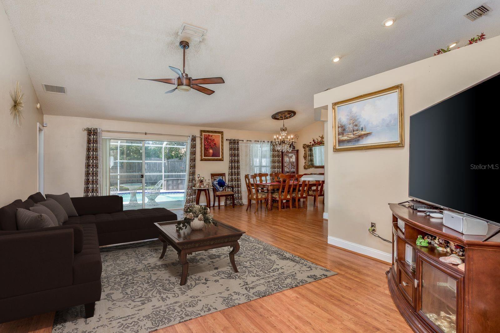 1786 BIARRITZ CIRCLE