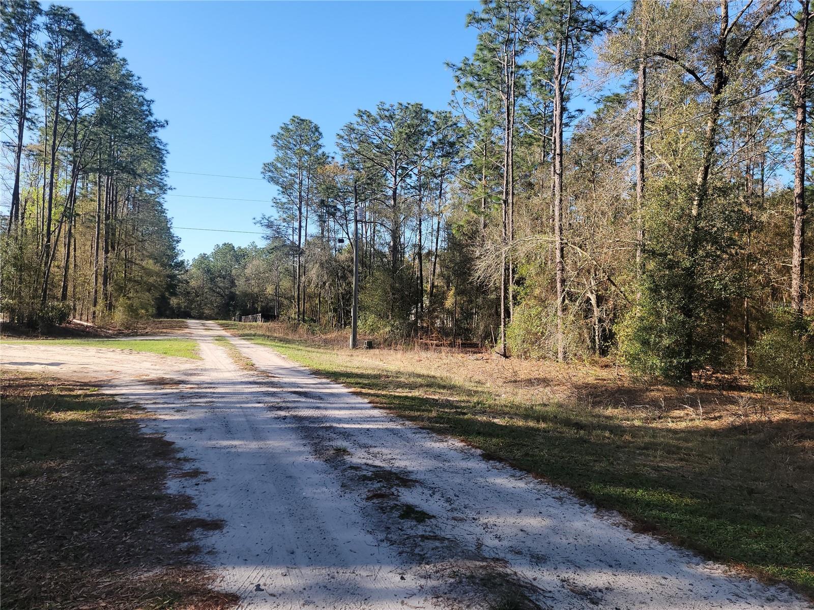 ROLLING HILLS - Land