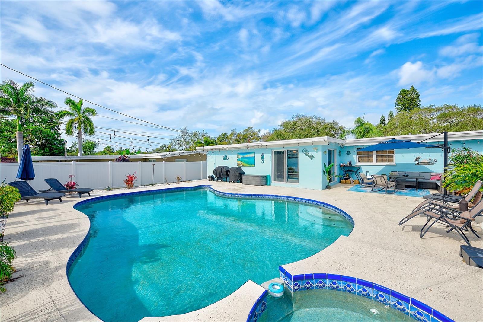 BELLEAIR MANOR - Residential