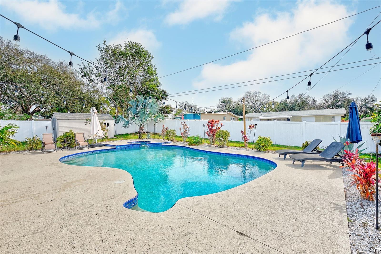 BELLEAIR MANOR - Residential