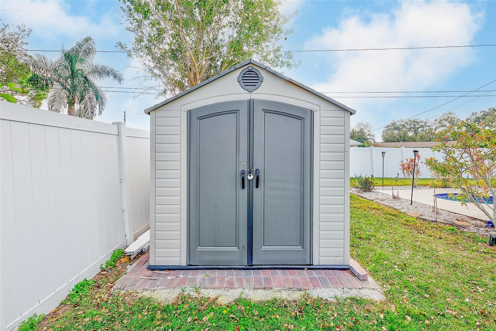 BELLEAIR MANOR - Residential