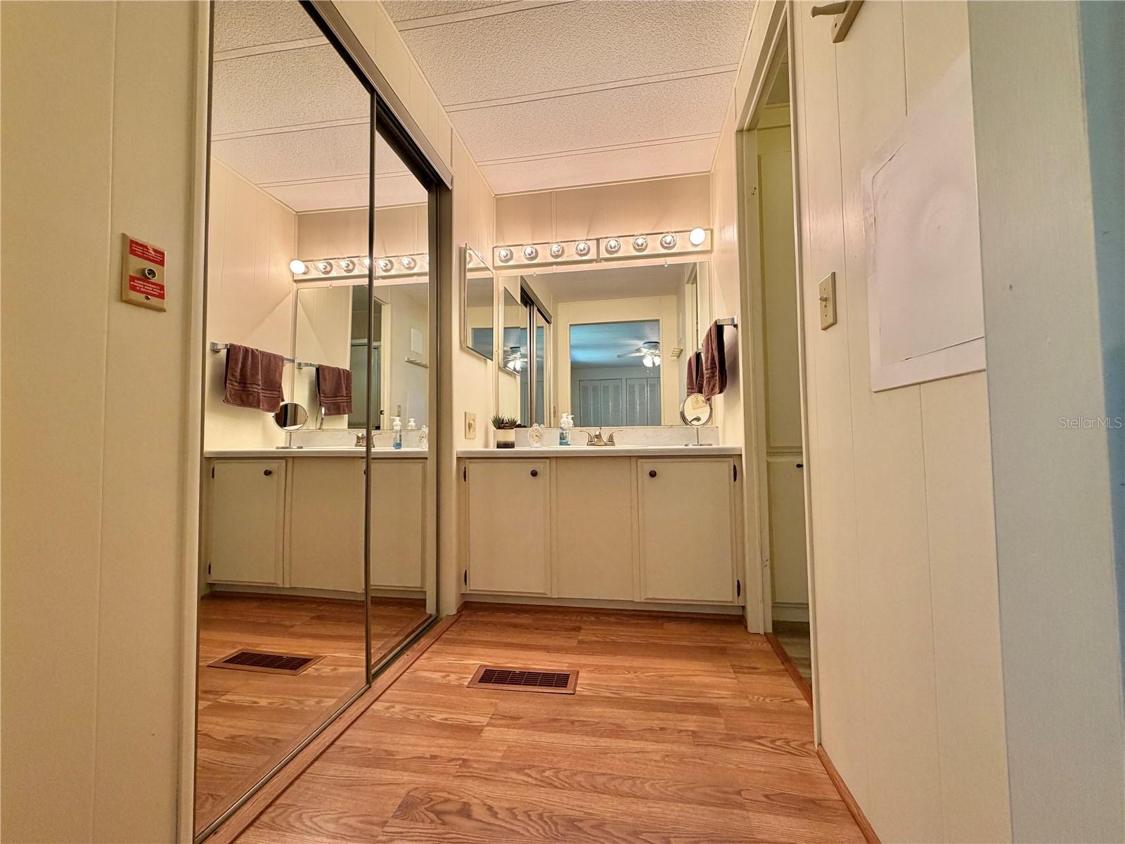 HAWTHORNE AT LEESBURG A COOP - Residential