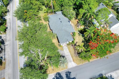 A home in LAKELAND