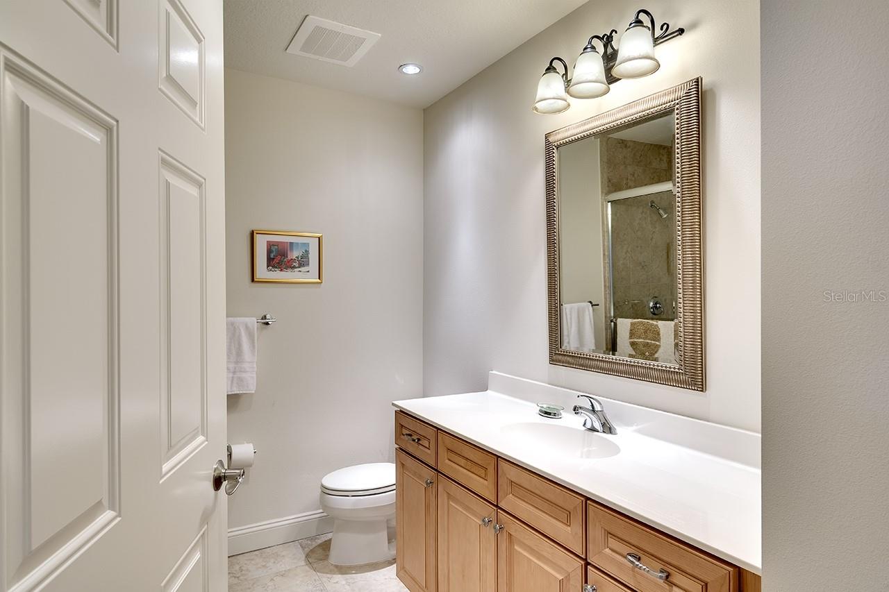 LAKE VISTA RESIDENCES - Residential