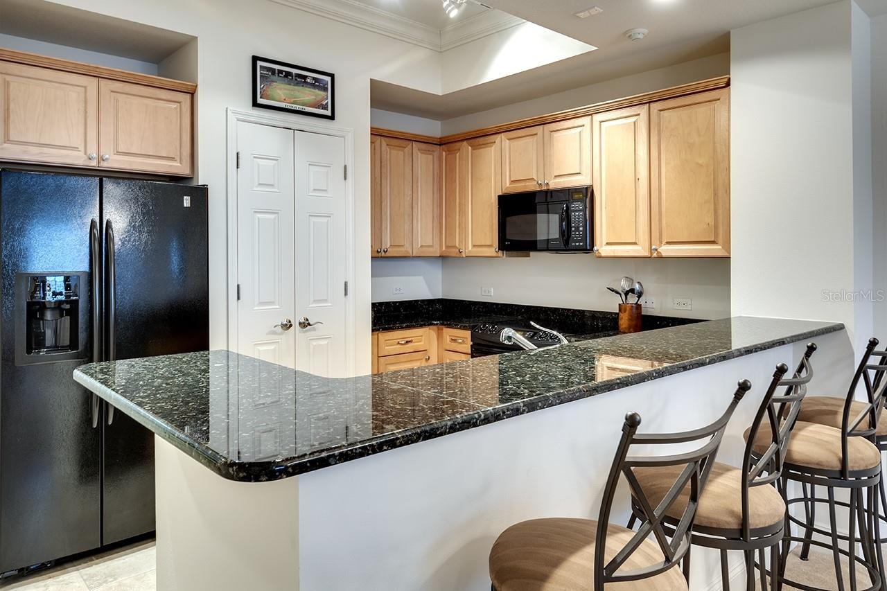 LAKE VISTA RESIDENCES - Residential