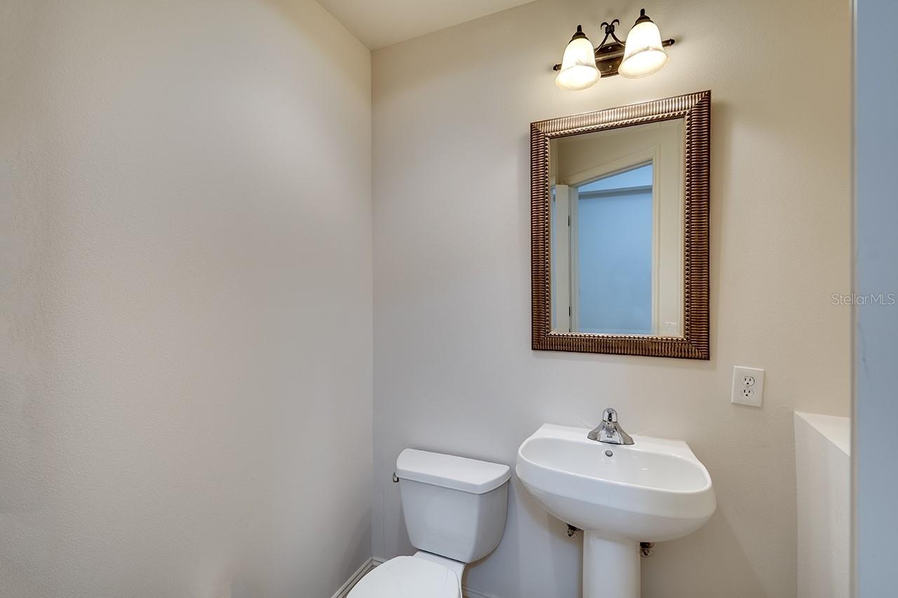 LAKE VISTA RESIDENCES - Residential