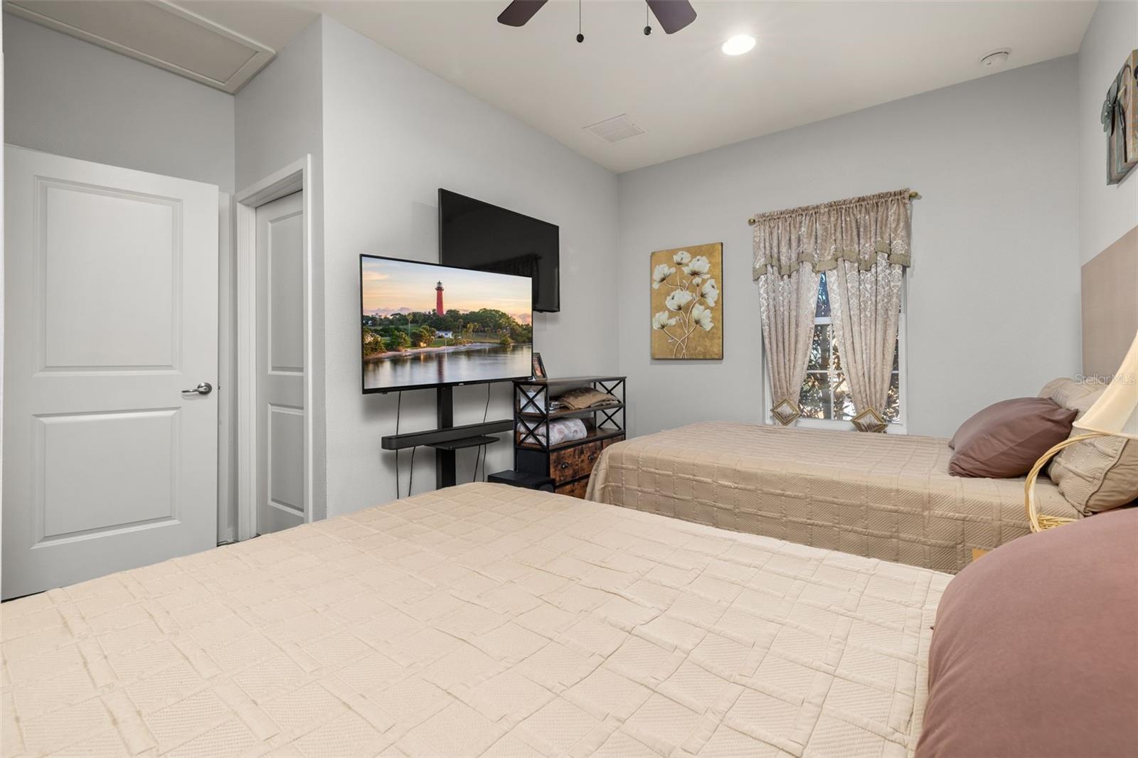 REGAL OAKS AT OLD TOWN - Residential