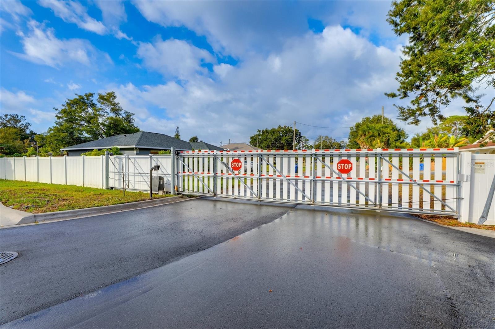 CITY HOMES AT CYPRESS WALK - Residential Lease