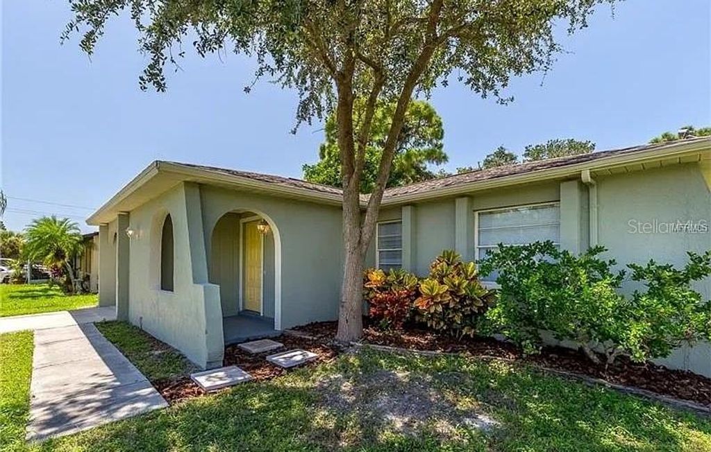 Photo of 8730 Filson Place, Sarasota, FL 34231 (MLS # A4653779)