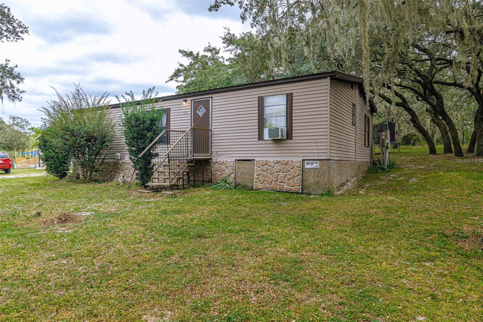 LAKE TROPICANA RANCHETTES 03 - Residential