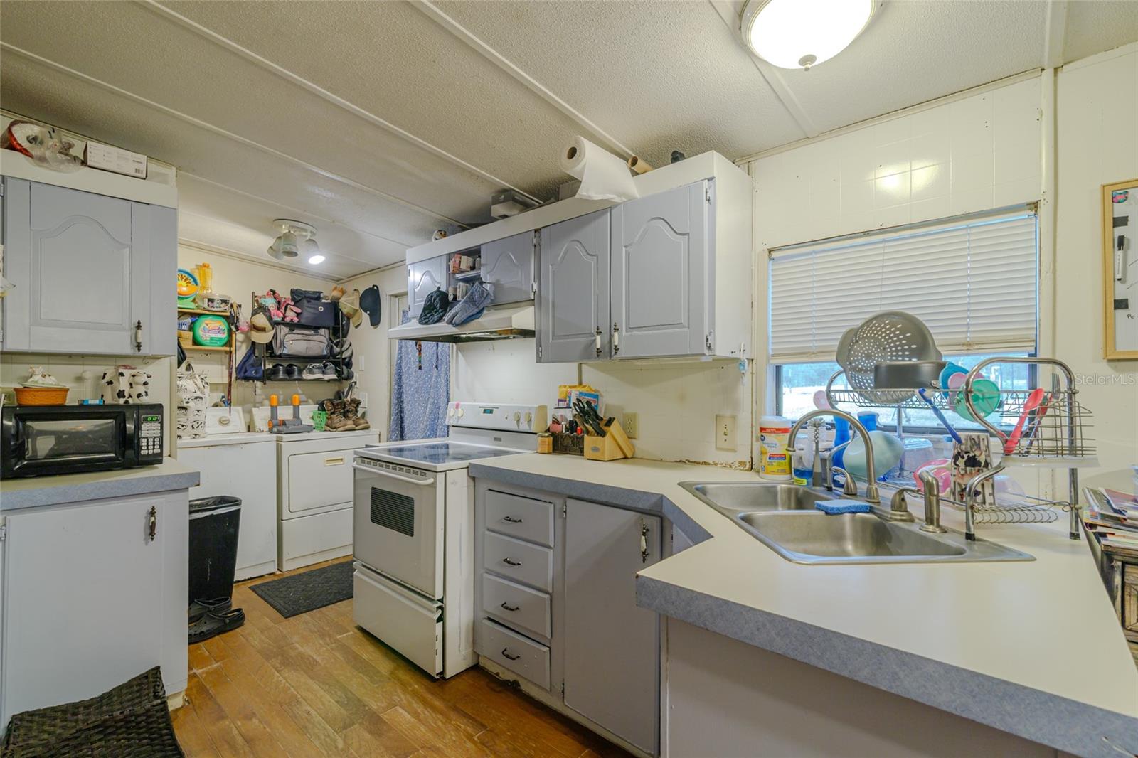 LAKE TROPICANA RANCHETTES 03 - Residential