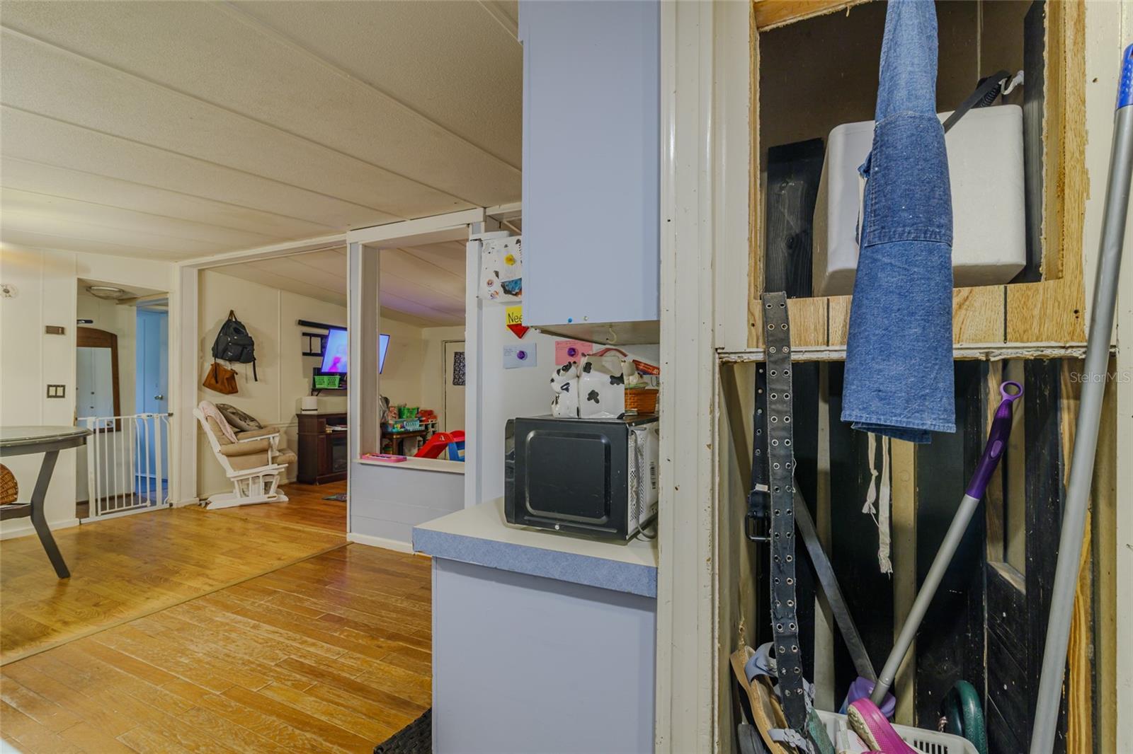 LAKE TROPICANA RANCHETTES 03 - Residential