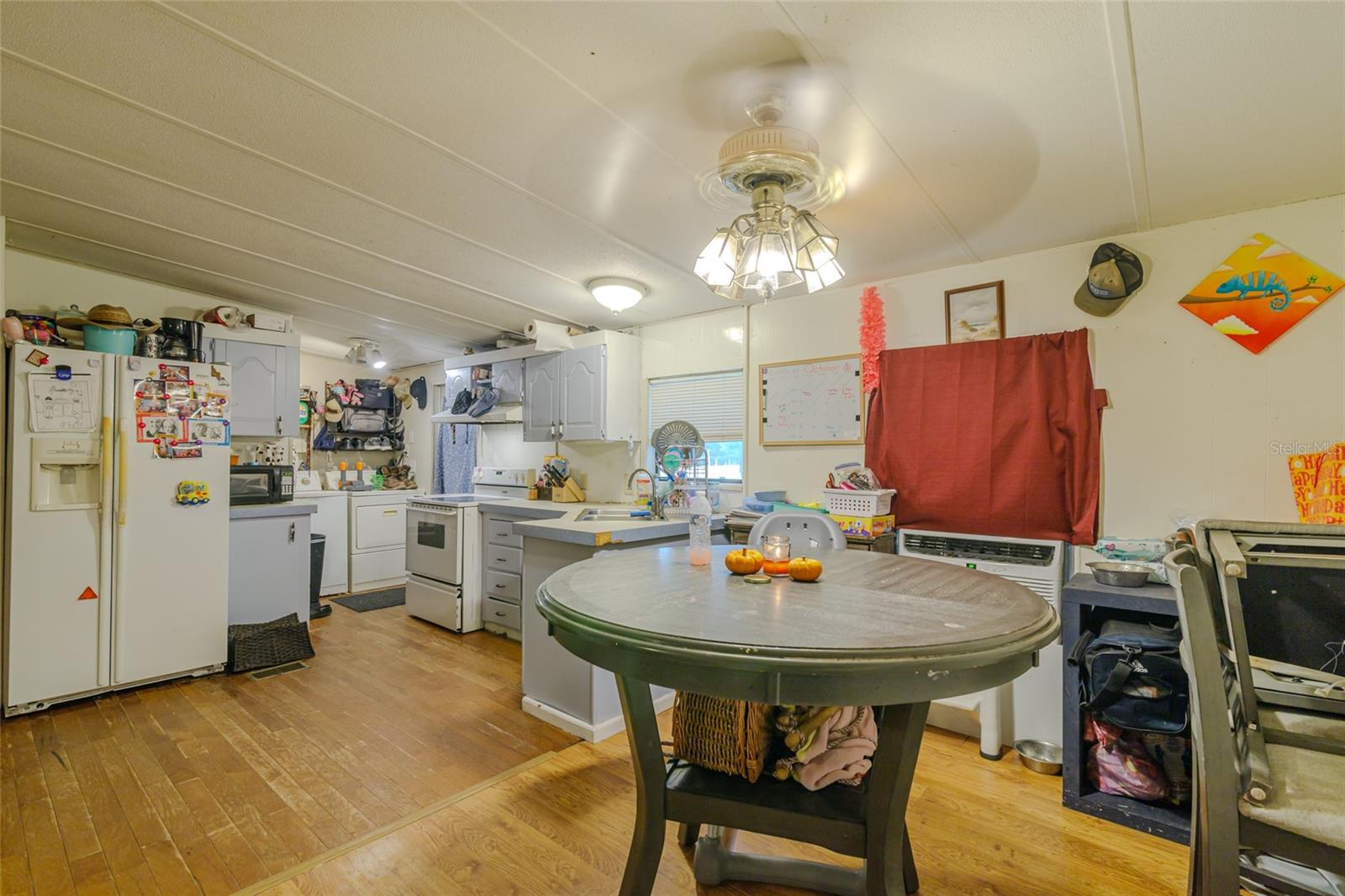 LAKE TROPICANA RANCHETTES 03 - Residential