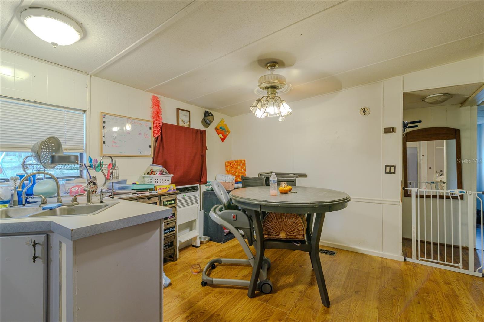 LAKE TROPICANA RANCHETTES 03 - Residential