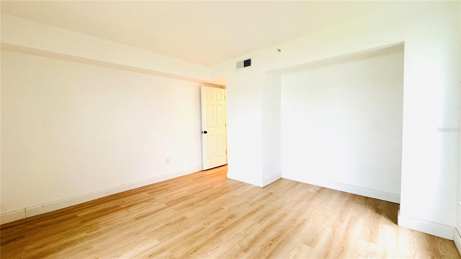 WATERSIDE CONDO III - Residential Lease