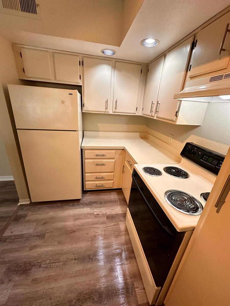 VENETIAN PLACE - Residential Lease