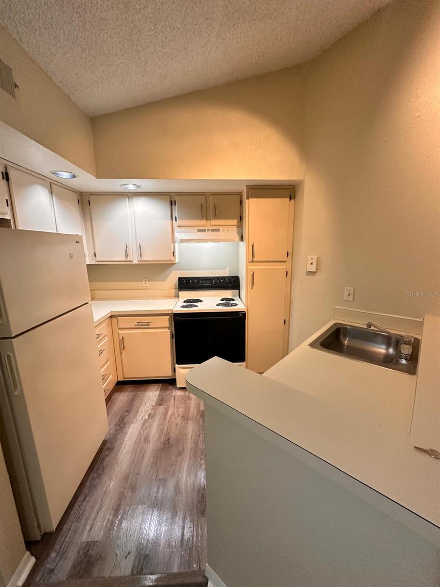 VENETIAN PLACE - Residential Lease