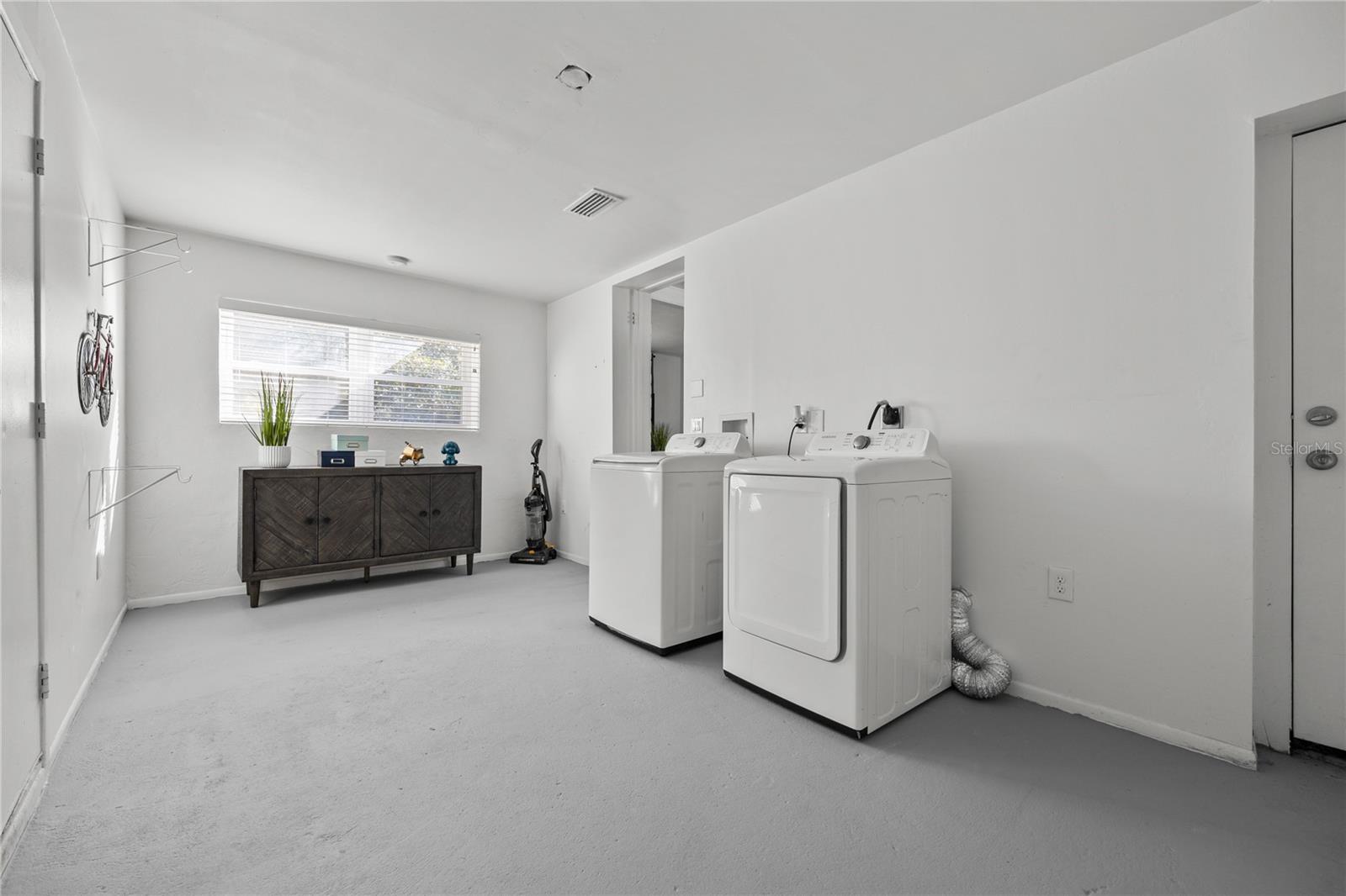 HIGHLAND COURT #1 - Residential