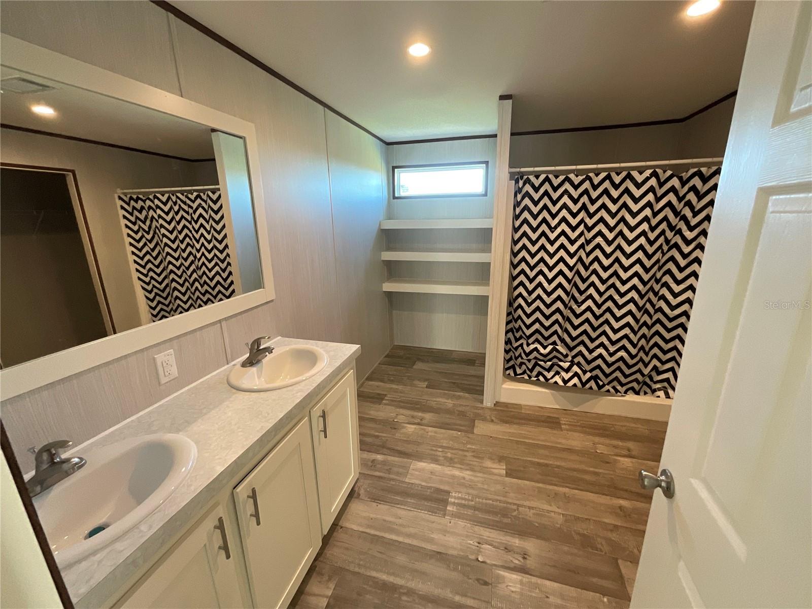 MIXON EAST ESTS - Residential