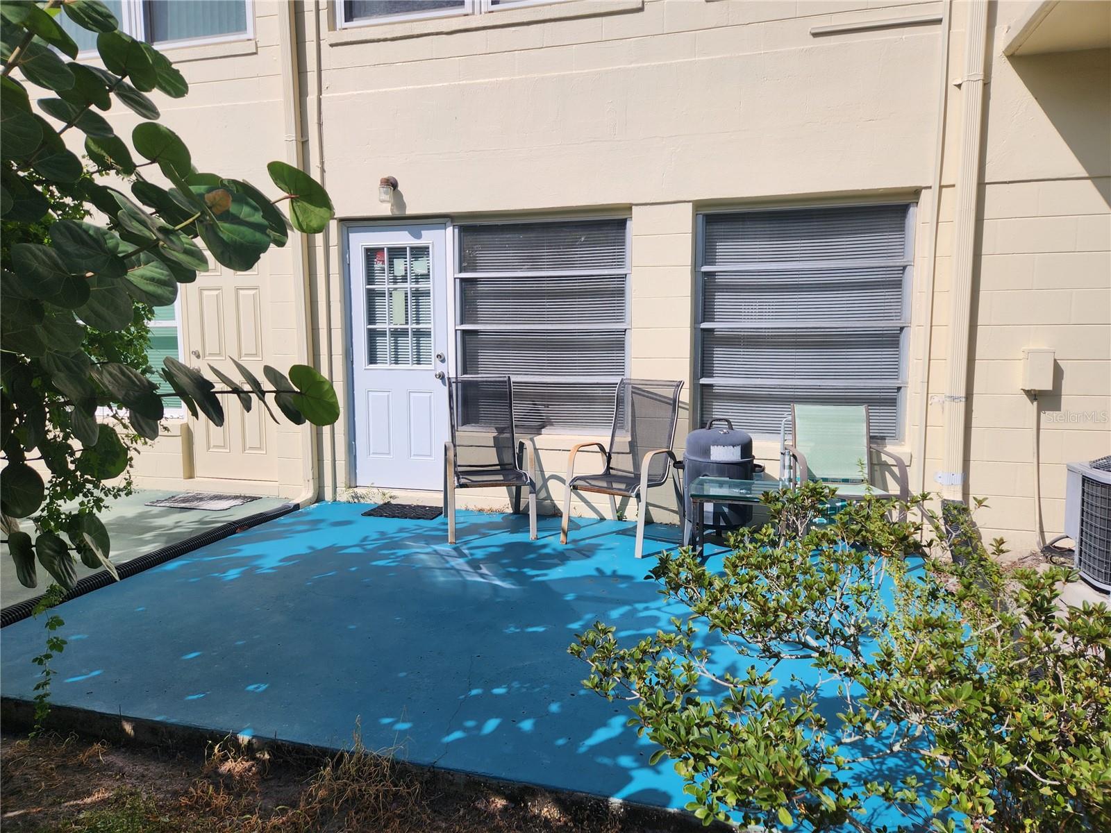 ON TOP OF THE WORLD - Residential Lease