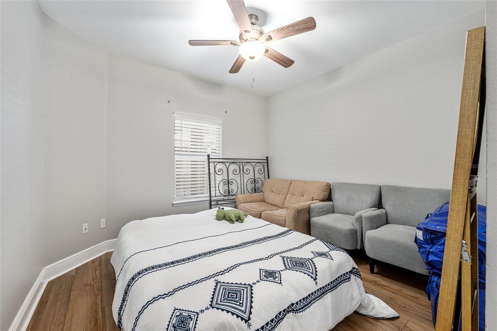 LIONSGATE CONDO - Residential